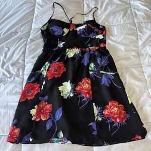 American Eagle Spaghetti Strap Floral Black Top Women’s Medium.